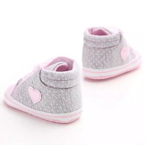 Baby Sneaker Hartjes